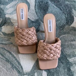 WORN ONCE Steve Madden Jarina in Tan